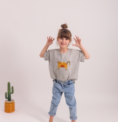 T-Shirt oversize KOT na szarym melanżu
